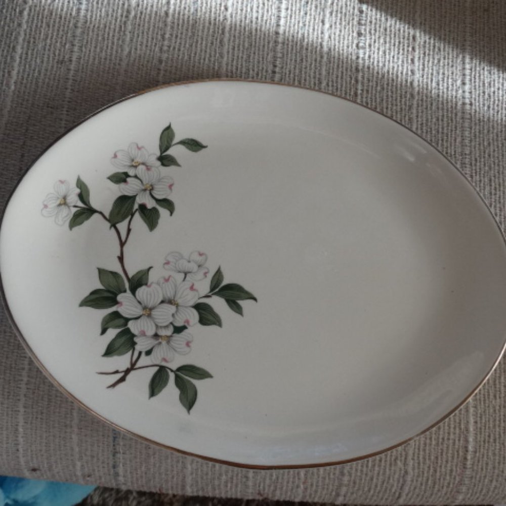 Oval Magnolia Design Plate